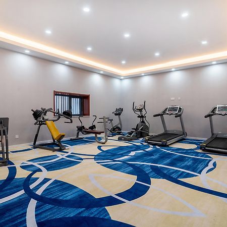 Holiday Inn Express Jinan Jingshi Road, An Ihg Hotel Buitenkant foto