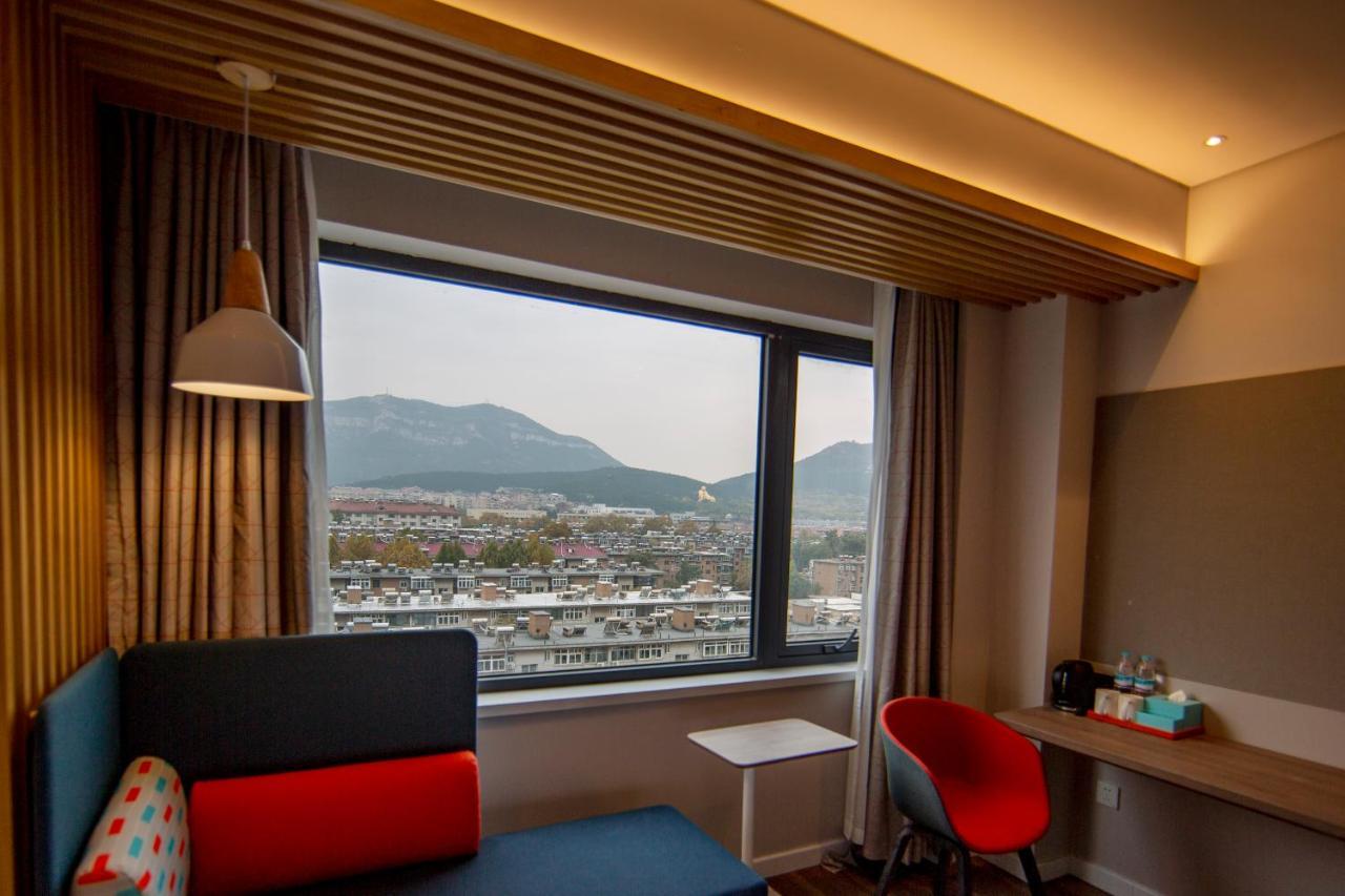 Holiday Inn Express Jinan Jingshi Road, An Ihg Hotel Buitenkant foto