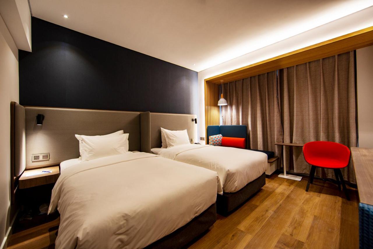 Holiday Inn Express Jinan Jingshi Road, An Ihg Hotel Buitenkant foto