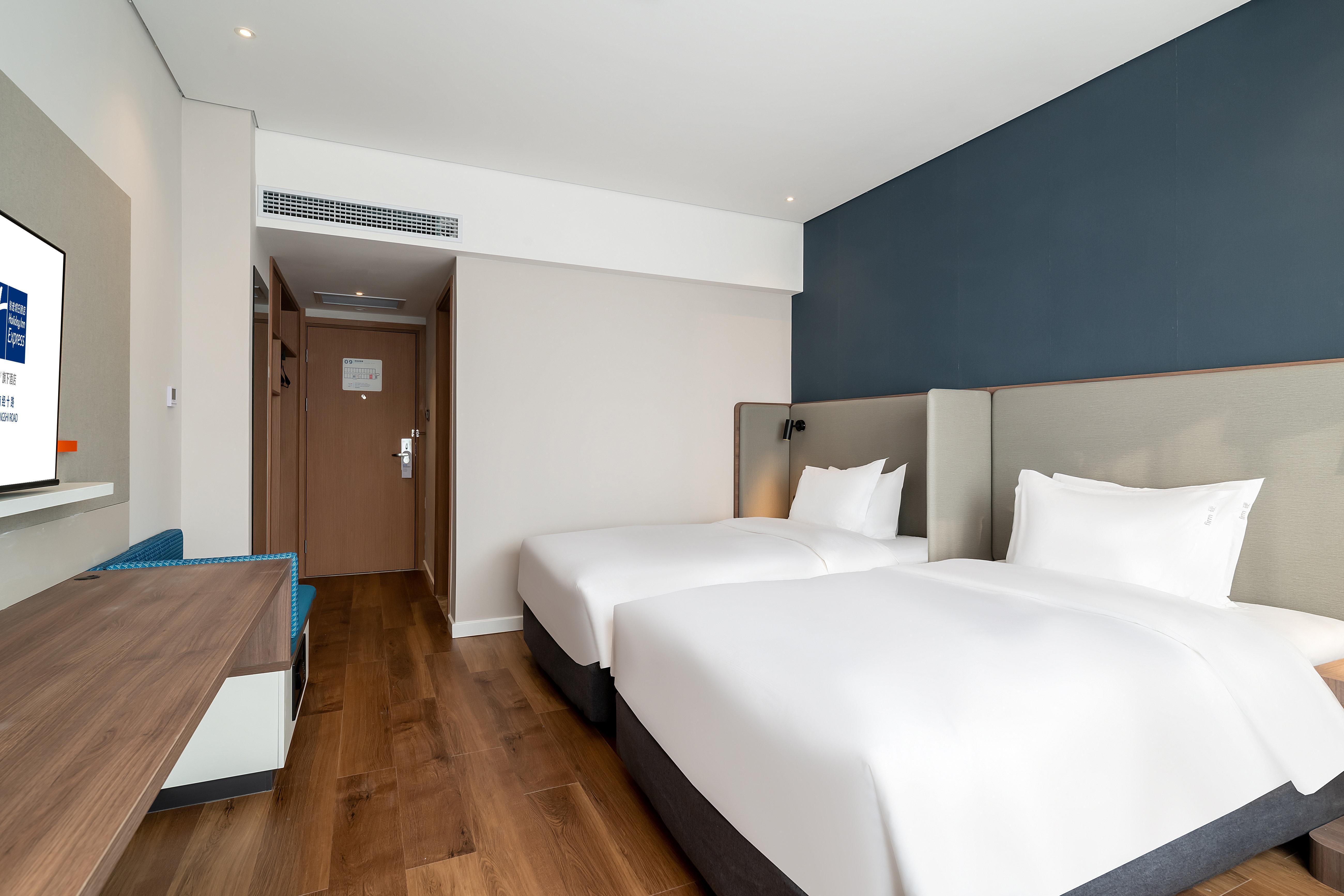 Holiday Inn Express Jinan Jingshi Road, An Ihg Hotel Buitenkant foto