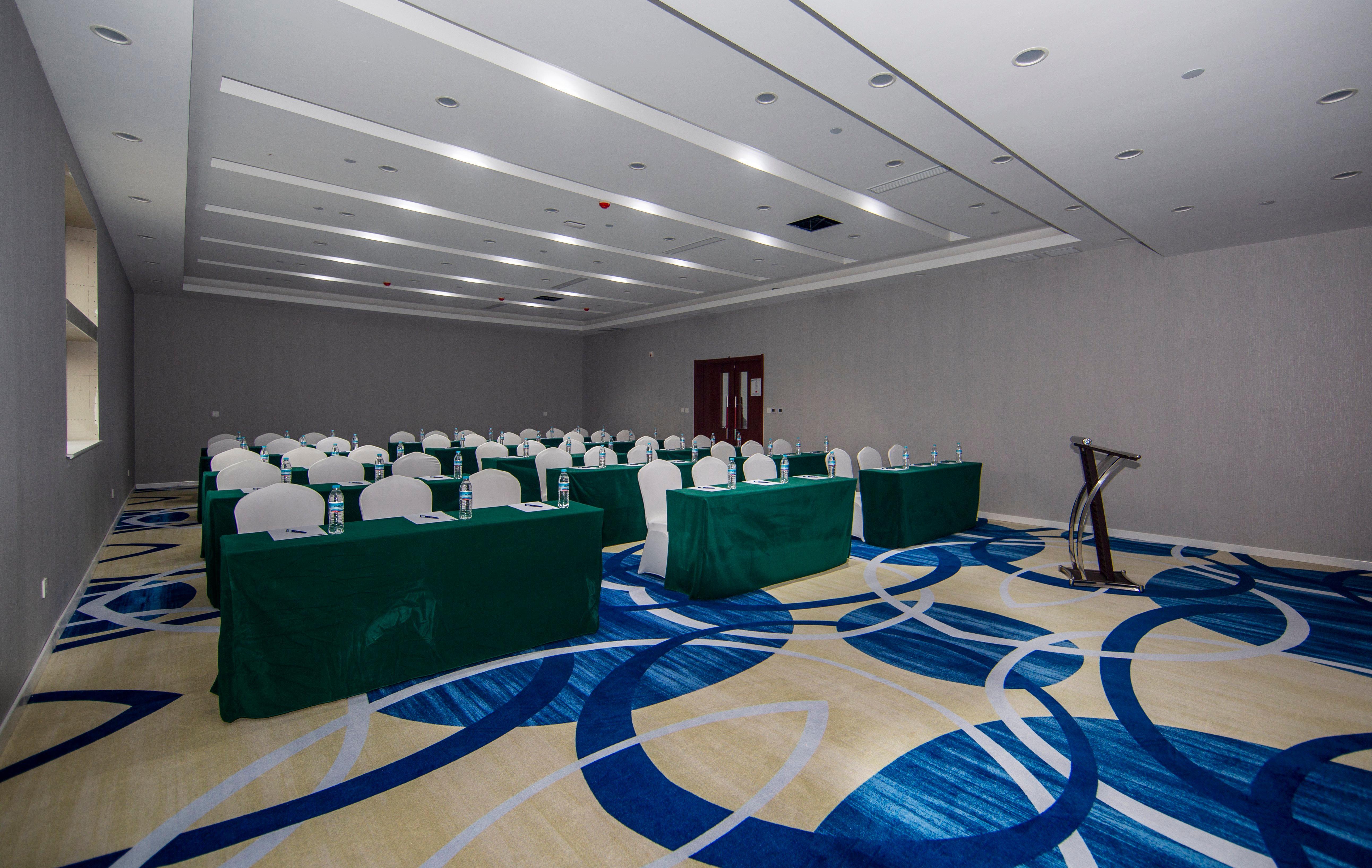 Holiday Inn Express Jinan Jingshi Road, An Ihg Hotel Buitenkant foto