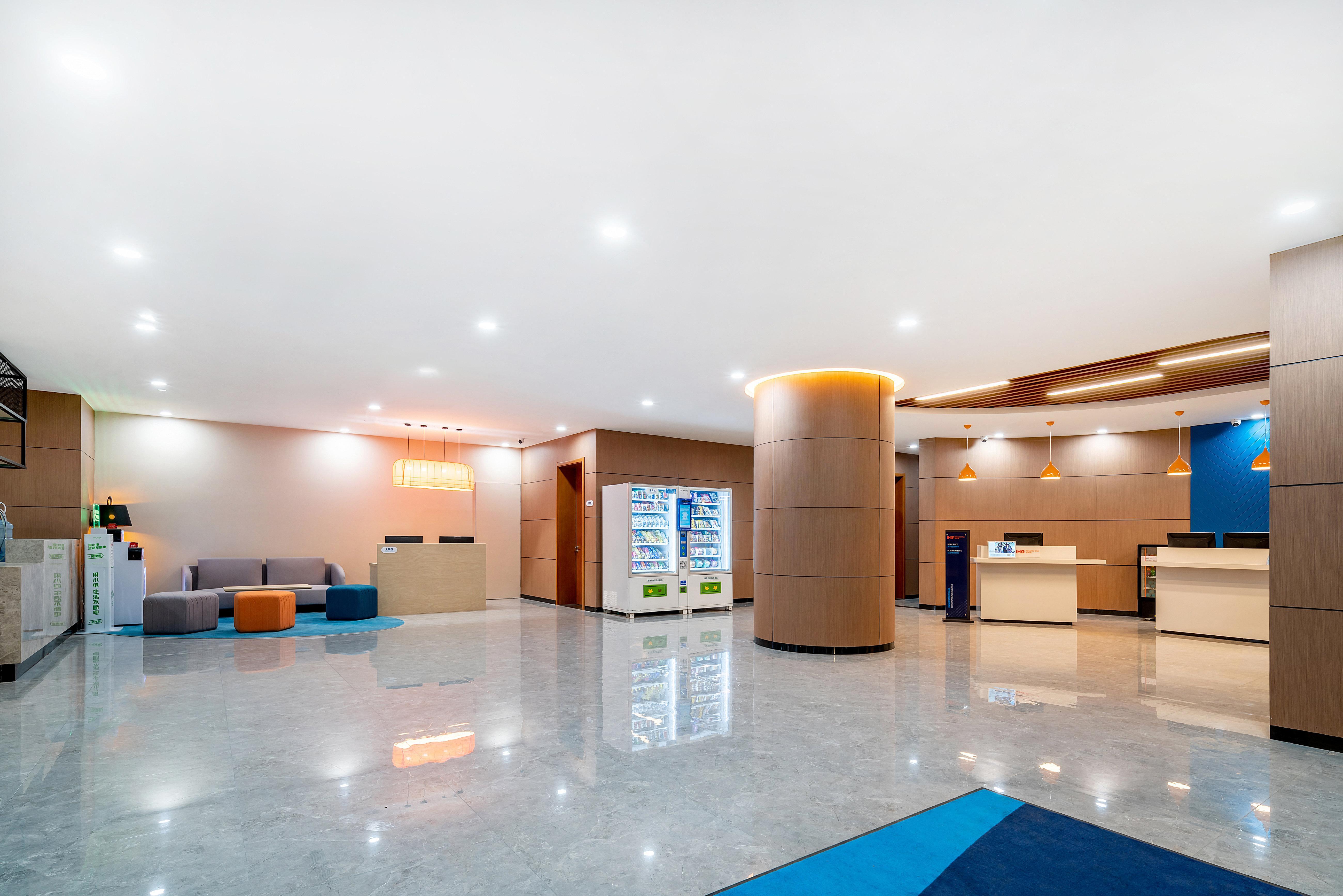 Holiday Inn Express Jinan Jingshi Road, An Ihg Hotel Buitenkant foto